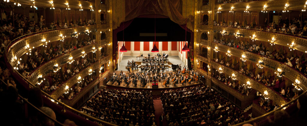 Apresentação no Teatro Cólon, Buenos Aires