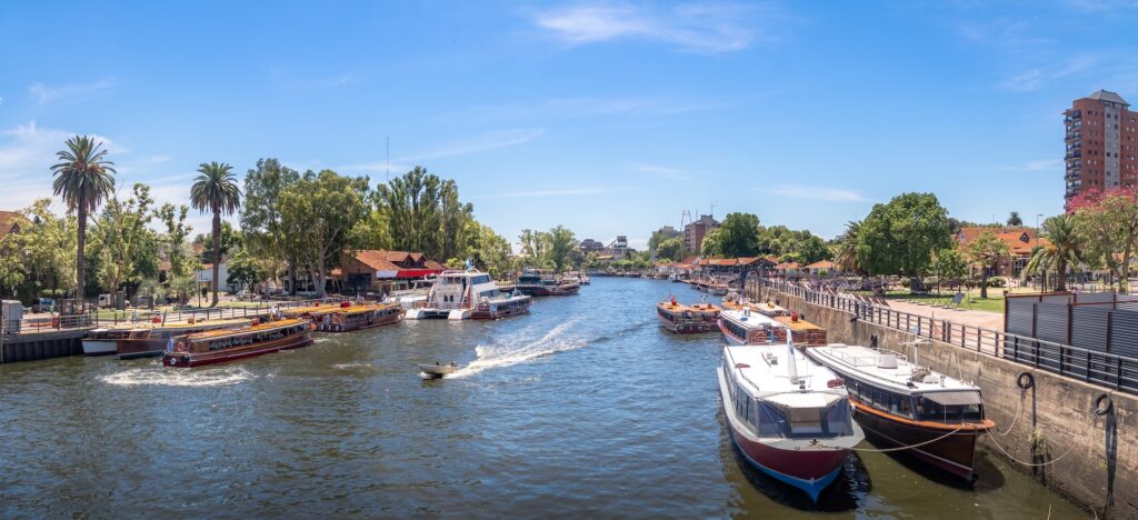 Passeio de Barco no Rio Tigre, Buenos Aires. Argentina