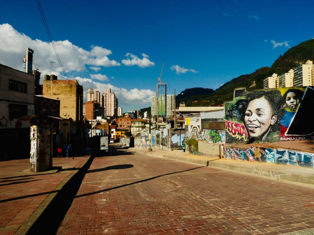 Grafites nas ruas de Bogotá, Colômbia.